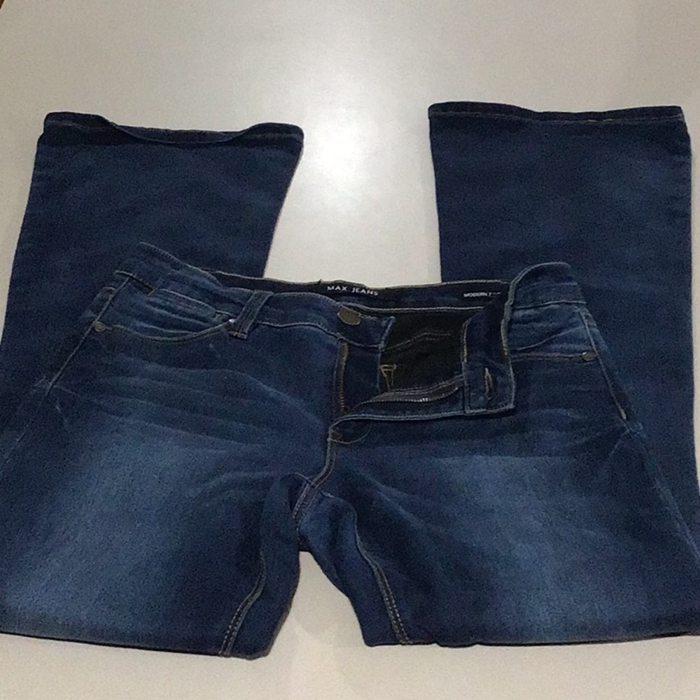 Max Jeans Modern Boot Cut Blue Size 6
